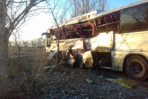 В Астраханской области электричка протаранила автобус с людьми