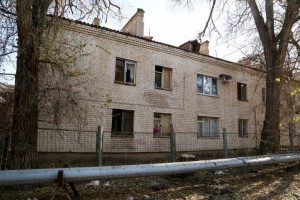 Астраханцам из общежития на улице Литейной помогут с определением статуса их дома