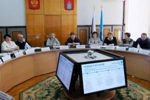 В Астраханской области хотят пересмотреть систему зарплаты учителей