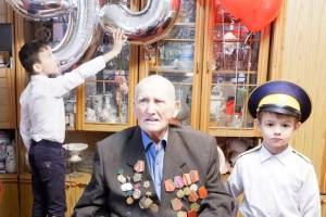 Владимир Путин поздравил с 95-летним юбилеем астраханского фронтовика