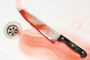 Астраханский подросток пырнул ножом в живот своего собутыльника