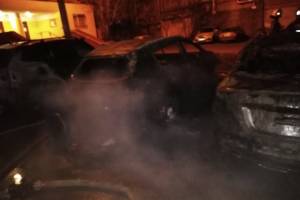 Престижные иномарки горели в Астрахани