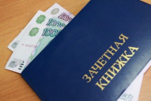 В Астрахани сурдопереводчик обманула инвалида по слуху на 81 тысячу рублей