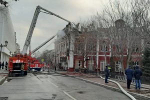 На пожаре в центре Астрахани есть погибшие