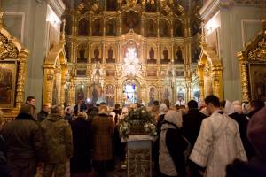 В главном храме Астрахани на Рождественской службе побывало более 500 человек