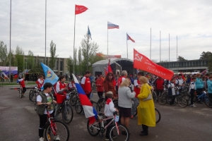 В г. Знаменске Астраханской области состоялся велопробег, приуроченный к Дню города и 70-летию Великой Победы