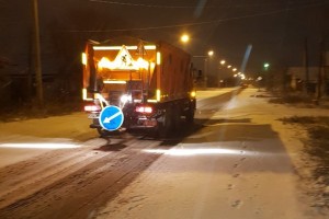 Коммунальные службы Астрахани очищают город от снега