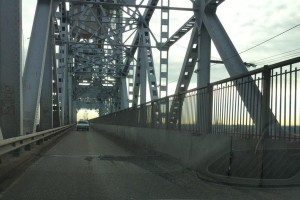 Старый мост снова «залатали»