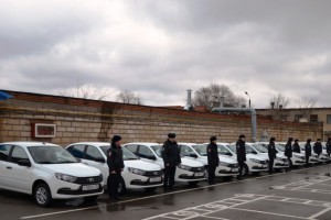 Астраханские полицейские получили 15 новых служебных машин
