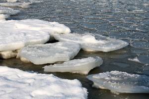 Из-за льда в астраханском порту Оля введут ограничения