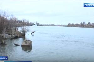 В Астрахани нашли 70-метровый корабль-призрак