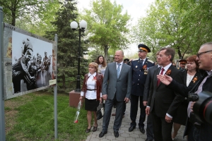 В центре Астрахани открылась уникальная выставка фотографий военных лет