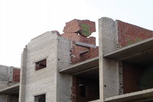 Гибельные места: в Астрахани слишком много опасных заброшенных зданий