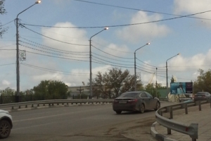 В Астрахани уличные фонари горят даже днем