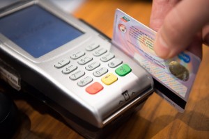 Банки будут блокировать сомнительные платежи с карт граждан
