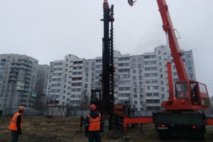 В Ленинском районе приступили к строительству дома для переселенцев