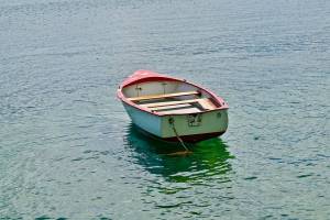 Из-за погоды астраханским владельцам лодок грозит опасность