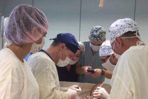 В Астрахани хирурги шесть часов делали сложнейшую операцию