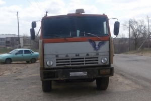 В Астраханской области задержан грузовик с железобетонными плитами