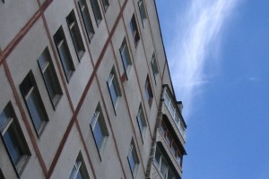 Астраханец погиб, упав с 9-го этажа