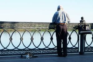 Минздрав рекомендовал пожилым астраханцам оставаться дома