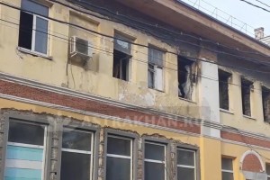 Без комментариев: фасады в центре Астрахани забыты и заброшены
