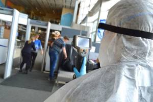 В аэропорту Астрахани пассажиров встречают с тепловизорами