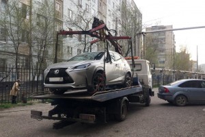 Астраханские приставы забрали автомобили должников