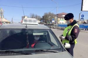 Астраханских водителей просят без нужды не садиться за руль