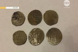 Астраханские археологи обнаружили клад из 500 серебряных монет