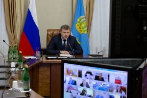 Астраханский губернатор рассказал о новых мерах поддержки бизнеса &#8212; главное