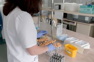 Более четырех тысяч новых случаев инфицирования коронавирусом выявили за сутки в России