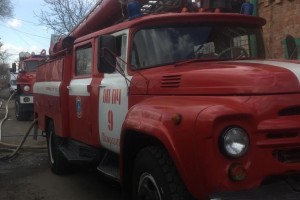 Возле Астраханского мясокомбината произошел крупный пожар
