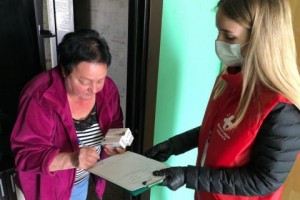 В Астрахани продолжают свою работу медики-волонтёры