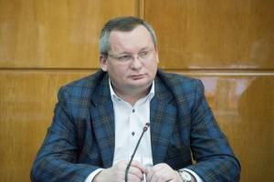 Игорь Мартынов внес законопроект, направленный на защиту прав граждан, нуждающихся в получении жилья