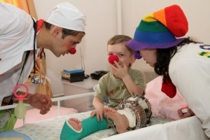 Астраханским проектом клоун-терапии Неболейки заинтересовались в Москве