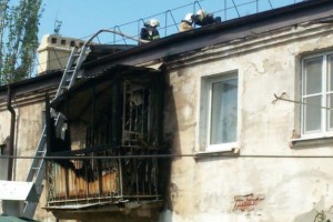 На улице Немова в Астрахани горел жилой дома, есть пострадавшие
