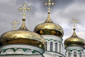 Посещение храмов и кладбищ ограничат до 11 мая в Астраханской области
