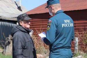 Сотрудники МЧС России напоминают жителям Республики Мордовия о действии особого противопожарного режима на территории региона