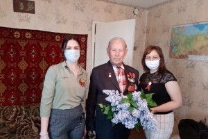 В Астраханской области продолжают поздравлять ветеранов с Днём Победы