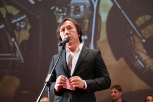 Давлетьяров перед премьерой "Однажды" поделился творческими планами с астраханским губернатором