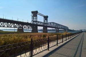 Старый мост в Астрахани снова разведут
