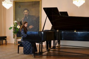 Астраханка стала лауреатом II степени на музыкальном конкурсе в Париже