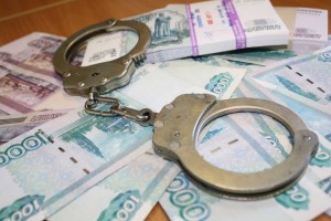 В Астрахани двое сотрудников полиции обвиняются в краже топлива на 65 тысяч рублей