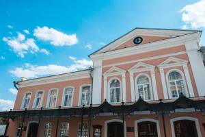 Астраханские театры досрочно уходят в отпуск из-за коронавируса