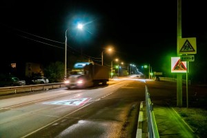 На трассе в Астраханской области установили проекторы дорожных знаков