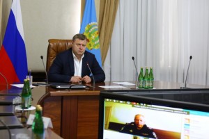 Астраханский губернатор поручил закрыть центральную набережную реки Волги и парки отдыха