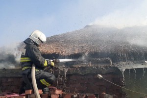 В Астрахани потушили пожар в кафе