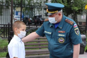 В Кузбассе МЧС России вручен велосипед 10-летнему герою