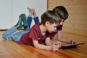Астраханских ребят приглашают на летний детский проект «Читающая гусеница»